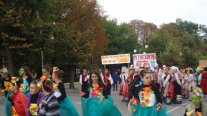 Дефилето на Карнавала на плодородието заля Шумен
