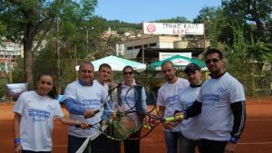 Млади търновци се учиха да играят тенис по инициатива на