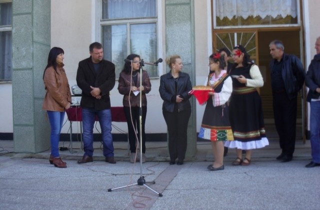 Дадоха официален старт на реконструкцията на читалище „Просвета 1919 в с.Малорад