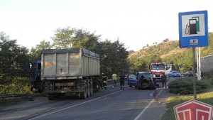 Мъж е в тежко състояние след жестока катастрофа на Е79