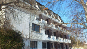 Данъчните продават почивна база в Балчик
