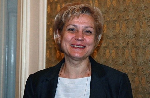Менда Стоянова: Искаме повече семейства да могат да ползват енергийни помощи
