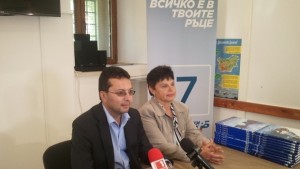 Филип Кирев направи дарение за училищата във Враца