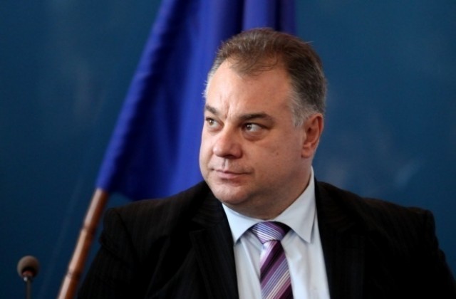 Министър Ненков: Хората са шокирани, всичко е изпарено в завода