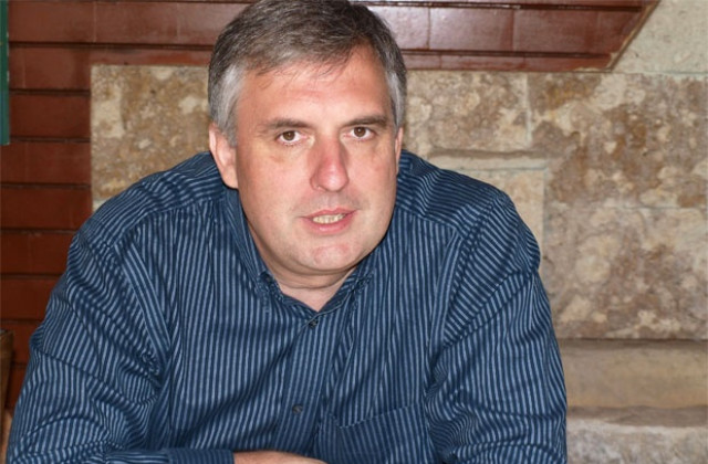 Ивайло Калфин: Увеличението на цената на тока е недопустимо