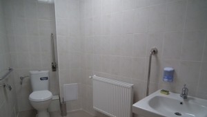 Приключи проектът за изграждане на санитарно помещение за хора с