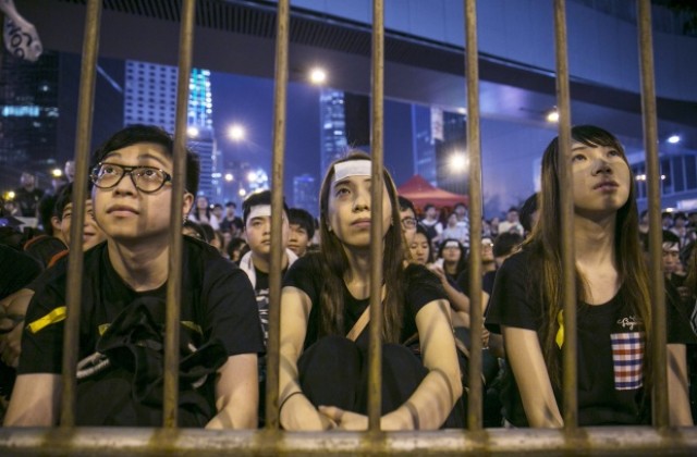 Студентите в Хонконг прекратиха диалога с властите