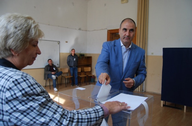 Цветан Цветанов: Дадох гласа си за стабилна държава и за бъдещето на България