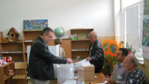 Васил Иванов гласува с надежда че ББЦ ще има депутат