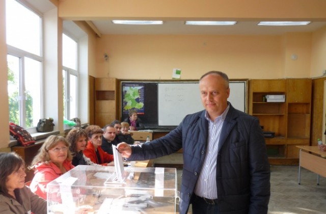 Николай Илчев гласува за възраждане на изконните български ценности