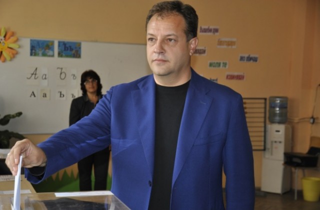 Кметът Даниел Панов: Гласувах за стабилно управление на България