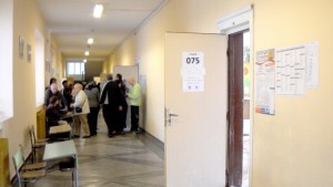 Жалби до РИК Кандидат за депутат интервюира избиратели агитация на