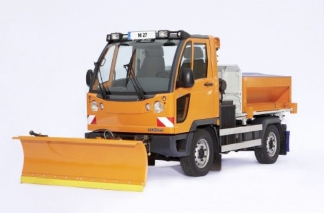 Нов автомобил и шест вакуумни машини ще поддържат зелените площи в града