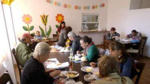 50 човека от рискови групи в Трявна получават безплатен обяд