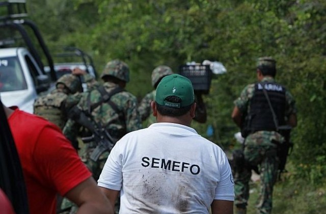 Откриха 28 тела в масовия гроб край Игуала, където изчезнаха 43 ученици