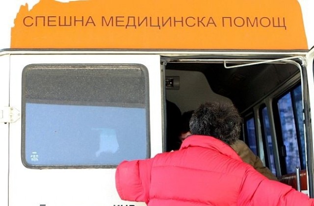 Автомобил катастрофира в билборд