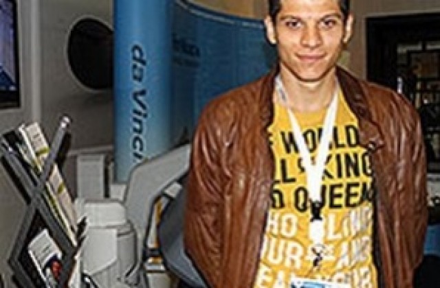 Студент от МУ-Плевен стана пръв на симулатора на конгреса по роботизирана хирургия