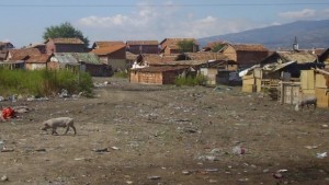 Базираха полицаи в ромската махала