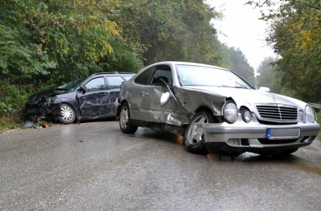 Четирима пострадаха при катастрофа на пътя В. Търново - Г. Оряховица през Арбанаси