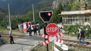 Влак блъсна кола в София един човек загина ВИДЕО