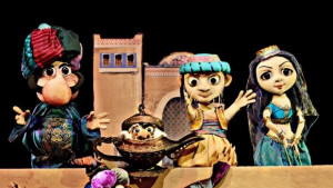 Аладин излиза на сцената на Театър ВЕСЕЛ