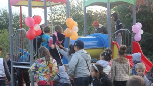 Нова детска площадка за деветия рожден ден на КСУДС