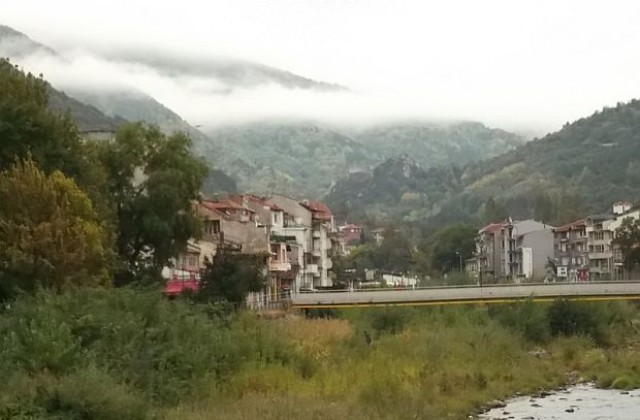 Уличен ремонт откри част от крепостна стена в Асеновград