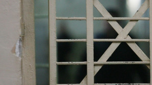 Травестит влиза зад решетките заради кражба