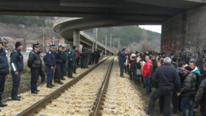 Дупничани отново на барикадите план за блокада на Е 79