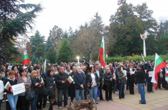 Кюстендилци на нов протест, с автопоход и блокада на пътя за Македония