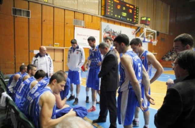 Берое изненада Черно море на старта на първенството