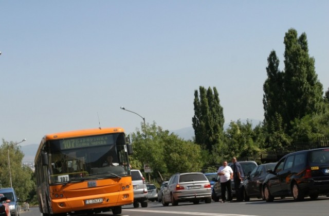 Умните светофари пускат автобуси от юли 2015-а