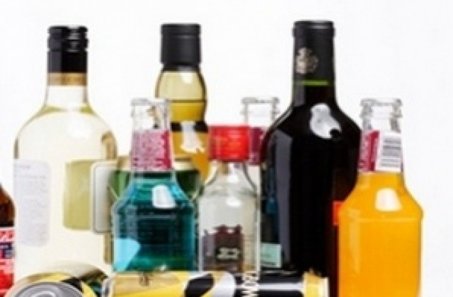 Полицаи и митничари конфискуваха 700  литра фалшив алкохол