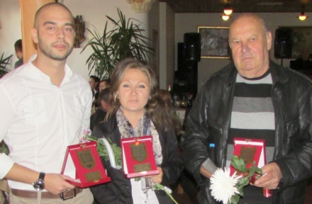 Отличиха най-добрите служители в община Попово