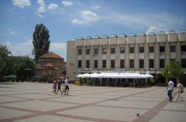 Театър и концерт като част от програмата на празника на Дупница