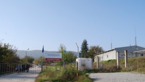 Комисия от няколко институции проверява фирма за производство и складиране
