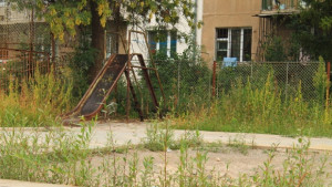 Детската площадка на която бяха открити епруветки с кръв е