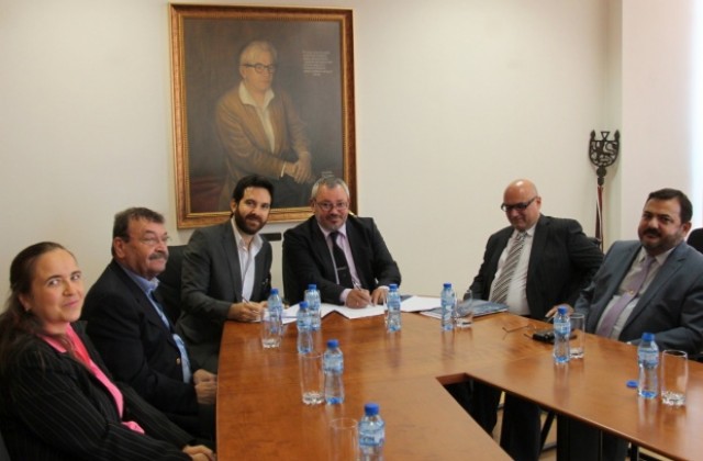 ВТУ и колеж в Никозия ще обучават съвместно студенти