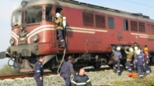 Горя дизелов локомотив близо до жп гара Хан Аспарухово