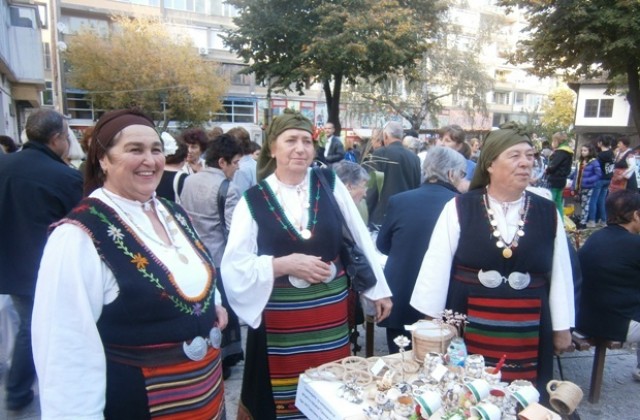Истинските българи пазят традициите си и съхраняват спомените за миналото