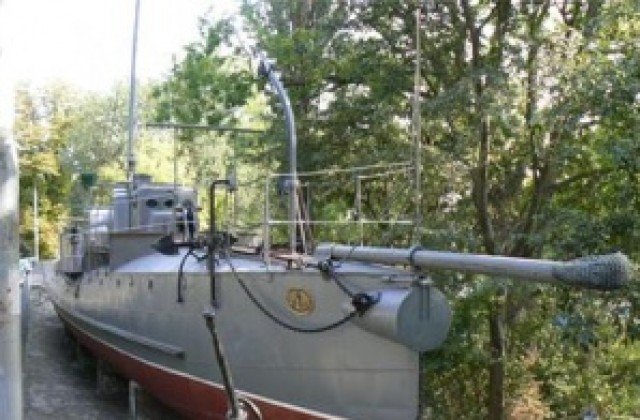 Почитат командир на миноносеца „Дръзки” с военен ритуал