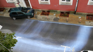 Съмнителна течност в центъра на града смути търновци