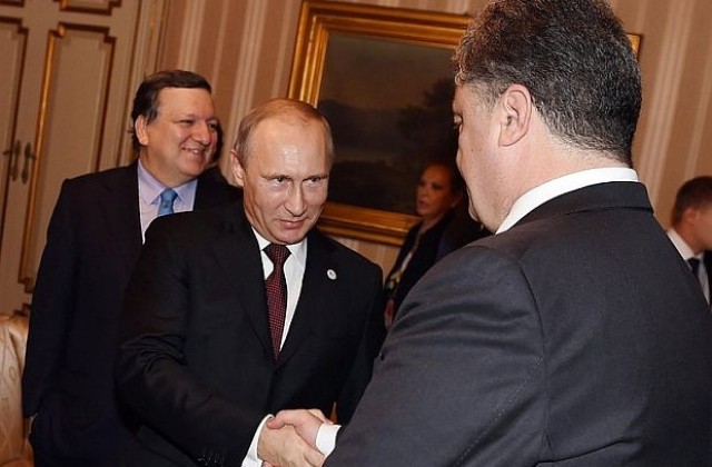 Путин определи срещата си с Порошенко като положителна