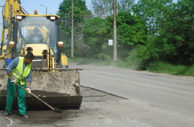 Преасфалтират участък от ул. „Околчица” във Враца