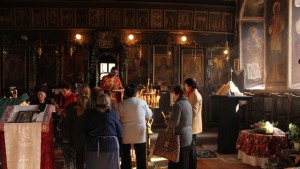 Поп скверни храмовия празник в църквата на с Добрич