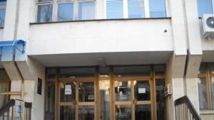 Хванаха 13годишно момче докато обира автомобил в Трявна