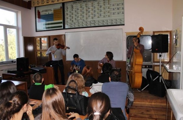 Младежкият джаз фест на Димитровград стартира с открит урок в ПМГ Вазов