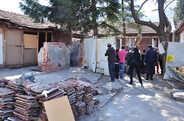 Събарят сградите на ул. „Георги Апостолов” 2 във Враца, най-после