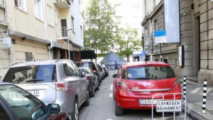 Обмислят Общинска полиция да глобява с фиш при паркиране в