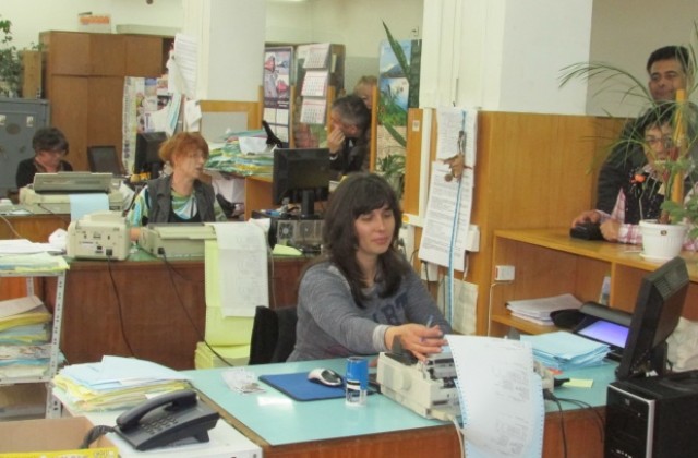 Местни данъци и такси в Г. Оряховица работят без обедна почивка